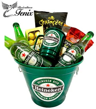 balde-grande-de-cerveja-heineken-com-amendoim-e-ferrero-rocher